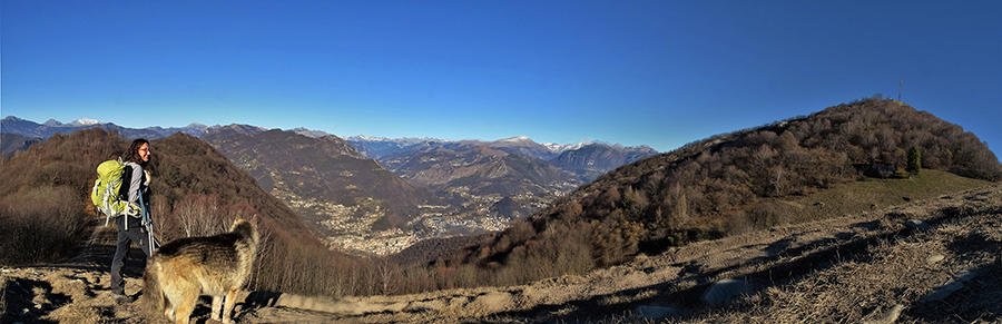 Bella vista sulla conca di Zogno e verso la cima del Canto Alto